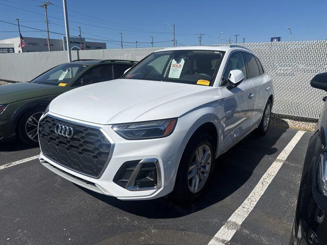 2023 Audi Q5 45 Premium's photo