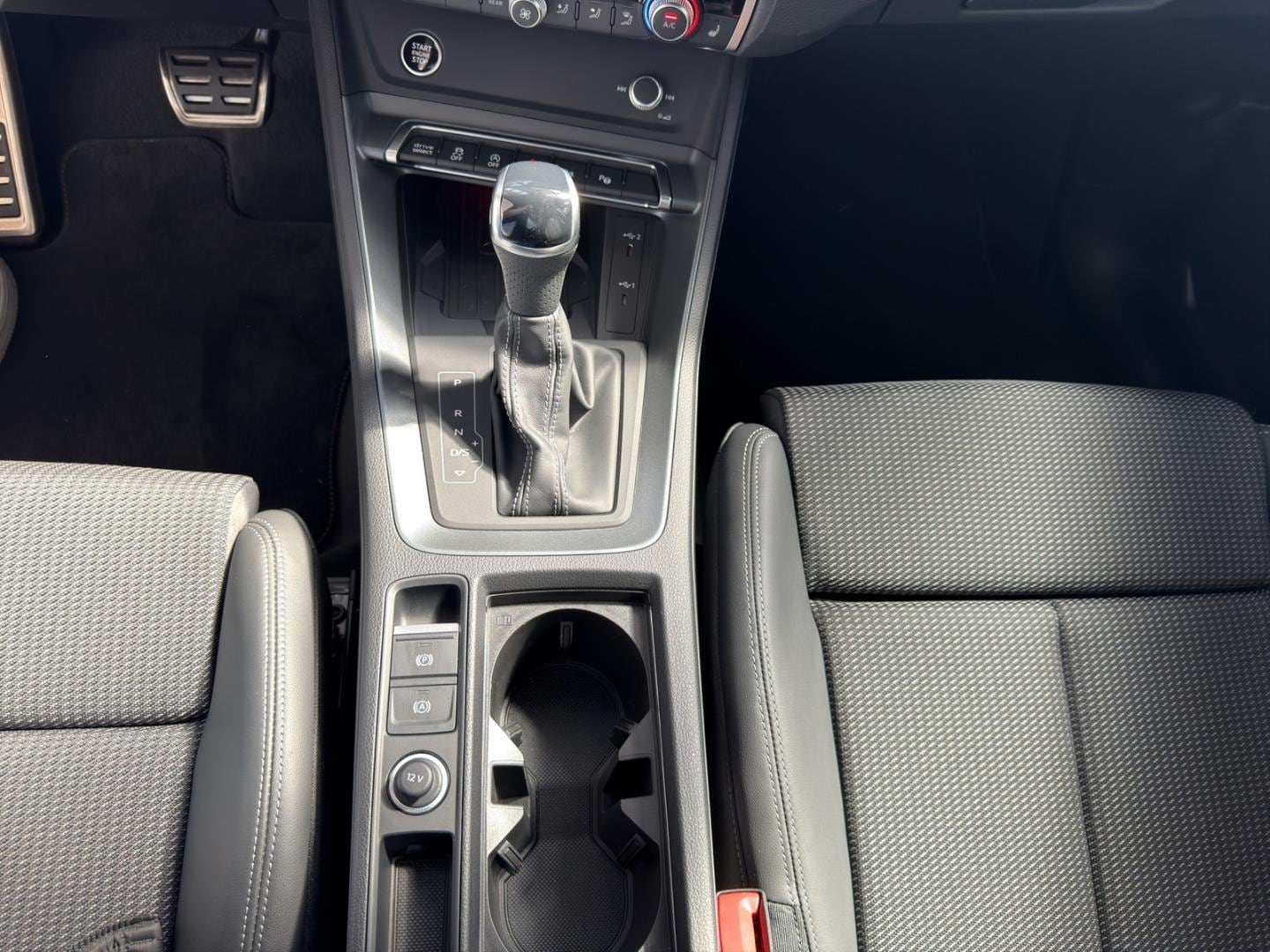 Bild über Audi Q3 S line 40 TFSI quattro S tronic - für weitere Informationen kontaktieren Sie den Audi Partner