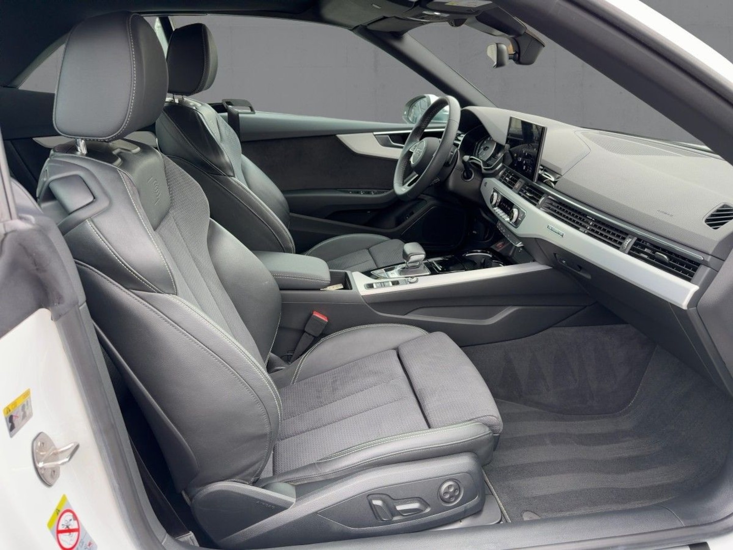 Bild über Audi S5 Cabriolet TFSI quattro tiptronic - für weitere Informationen kontaktieren Sie den Audi Partner