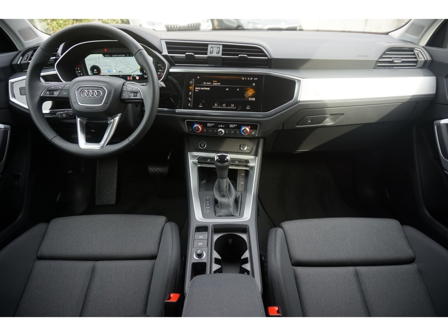 Bild über Audi Q3 S line 35 TFSI S tronic - für weitere Informationen kontaktieren Sie den Audi Partner