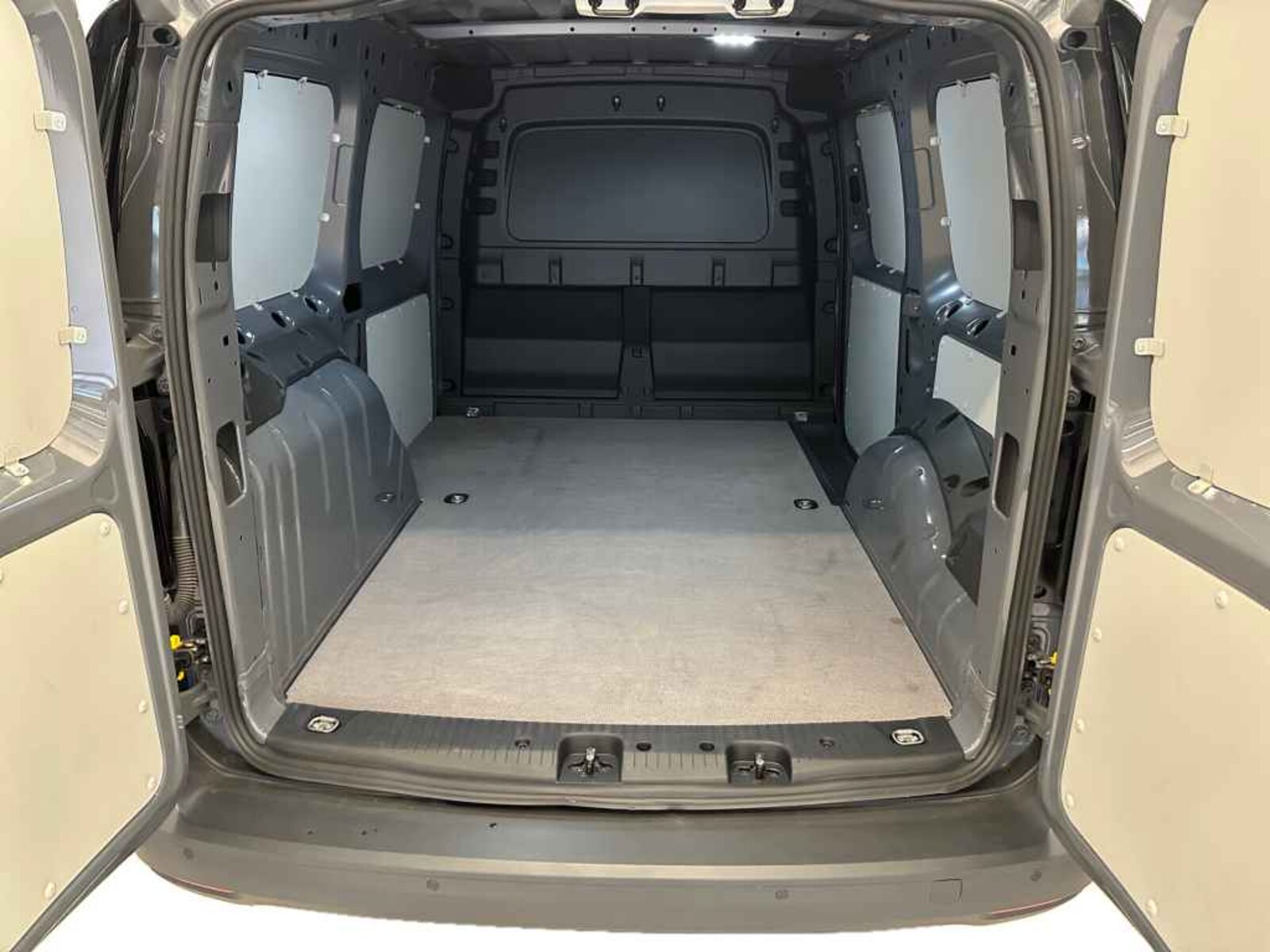 Volkswagen Caddy Maxi Cargo – Bild 8