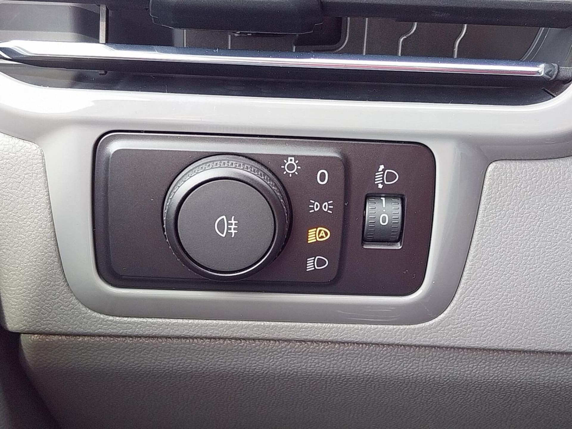 Volkswagen Caravelle długi roztaw osi Model bazowy