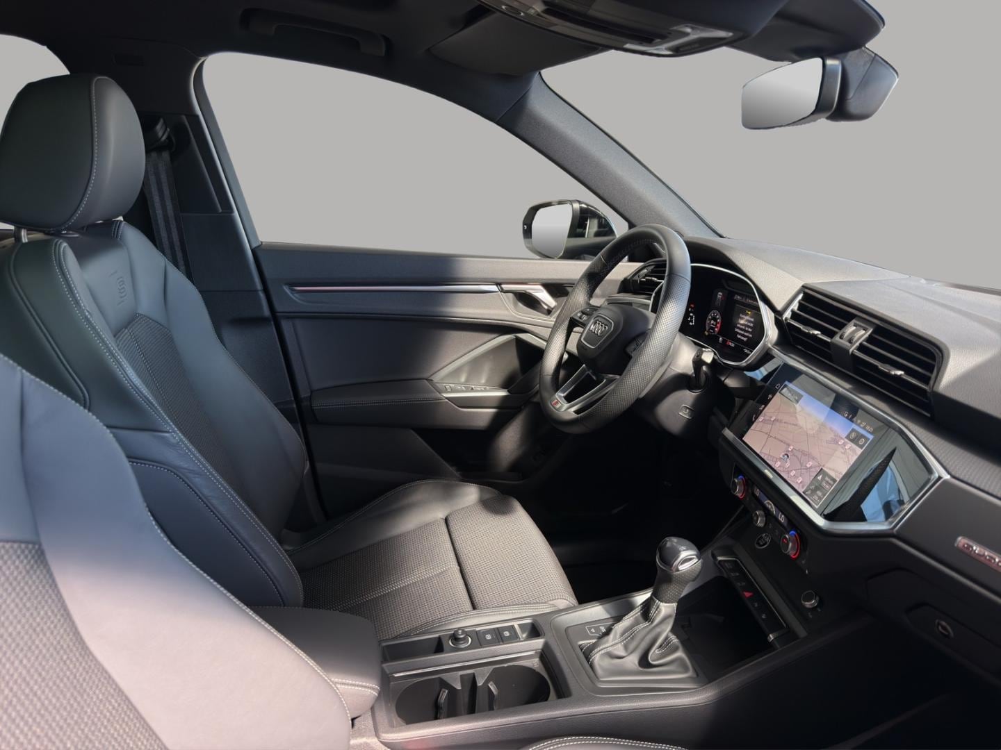 Bild über Audi Q3 S line 40 TFSI quattro S tronic - für weitere Informationen kontaktieren Sie den Audi Partner