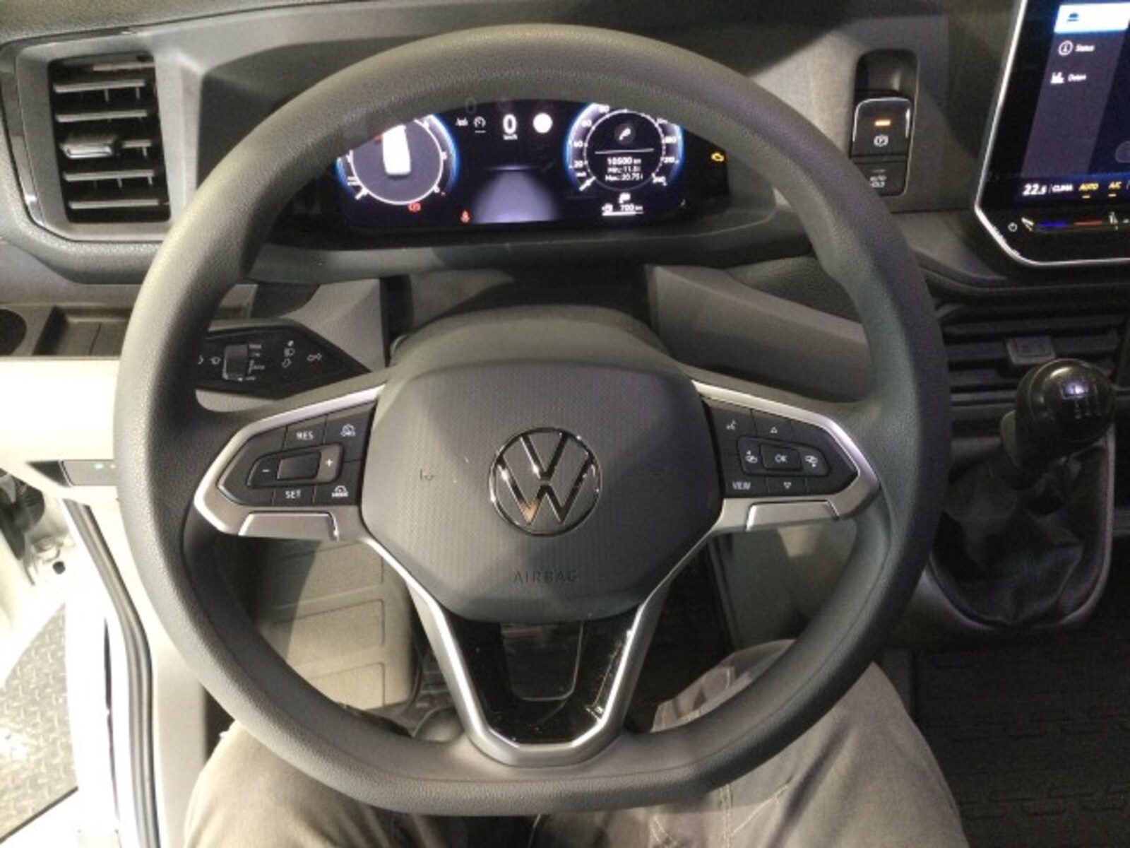 Volkswagen Crafter Kasten mittlerer Radstand – Bild 14