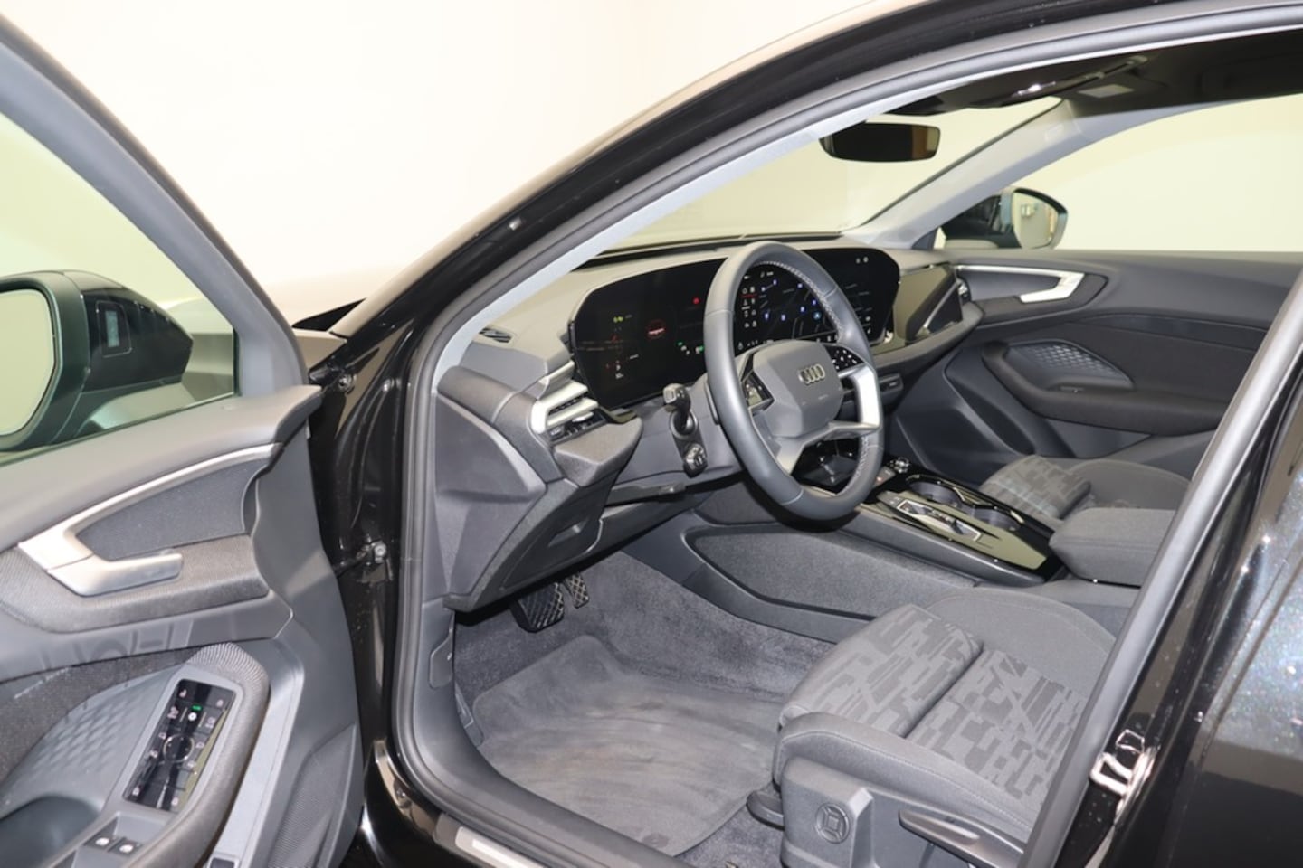 Bild über Audi A5 Avant TDI 150 kW S tronic - für weitere Informationen kontaktieren Sie den Audi Partner