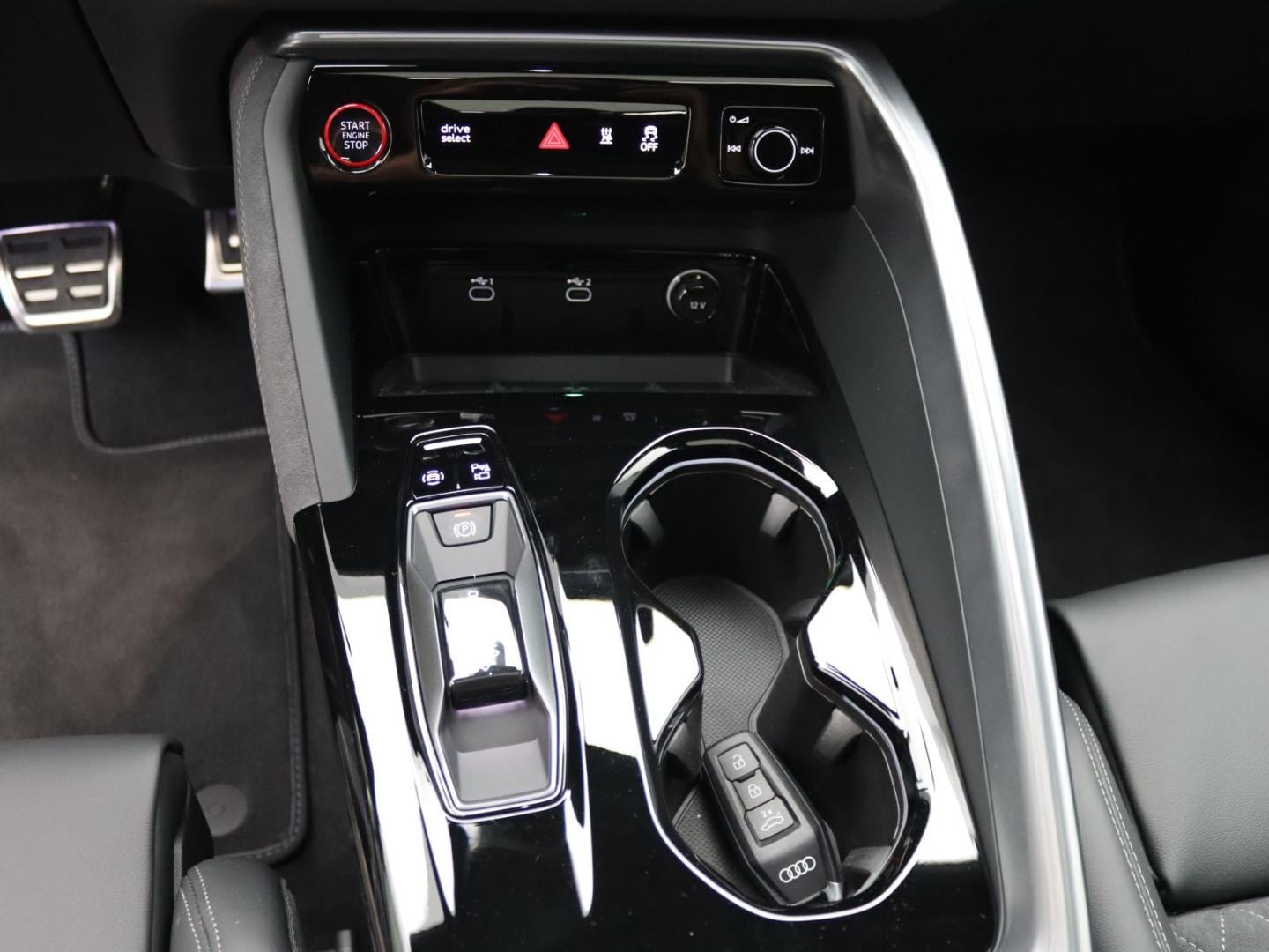 Bild über Audi Q5 Sportback TDI quattro 220 kW S tronic - für weitere Informationen kontaktieren Sie den Audi Partner