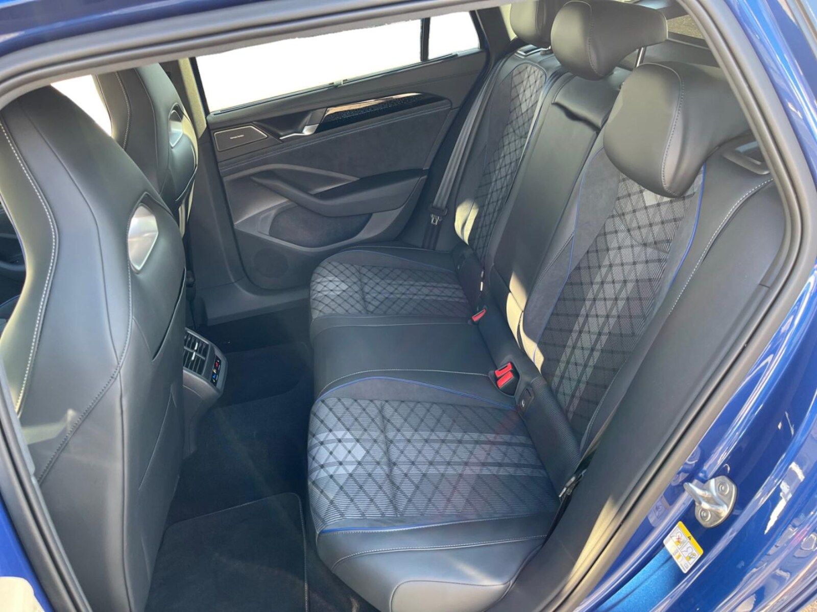 Volkswagen Passat – Bild 12