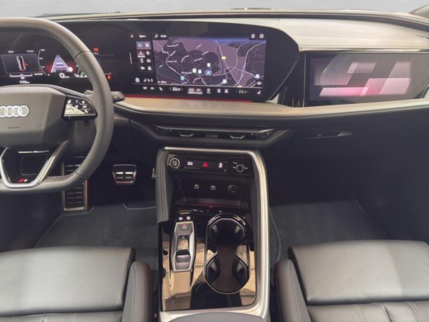 Bild über Audi Q5 SUV TDI quattro 150 kW S tronic - für weitere Informationen kontaktieren Sie den Audi Partner
