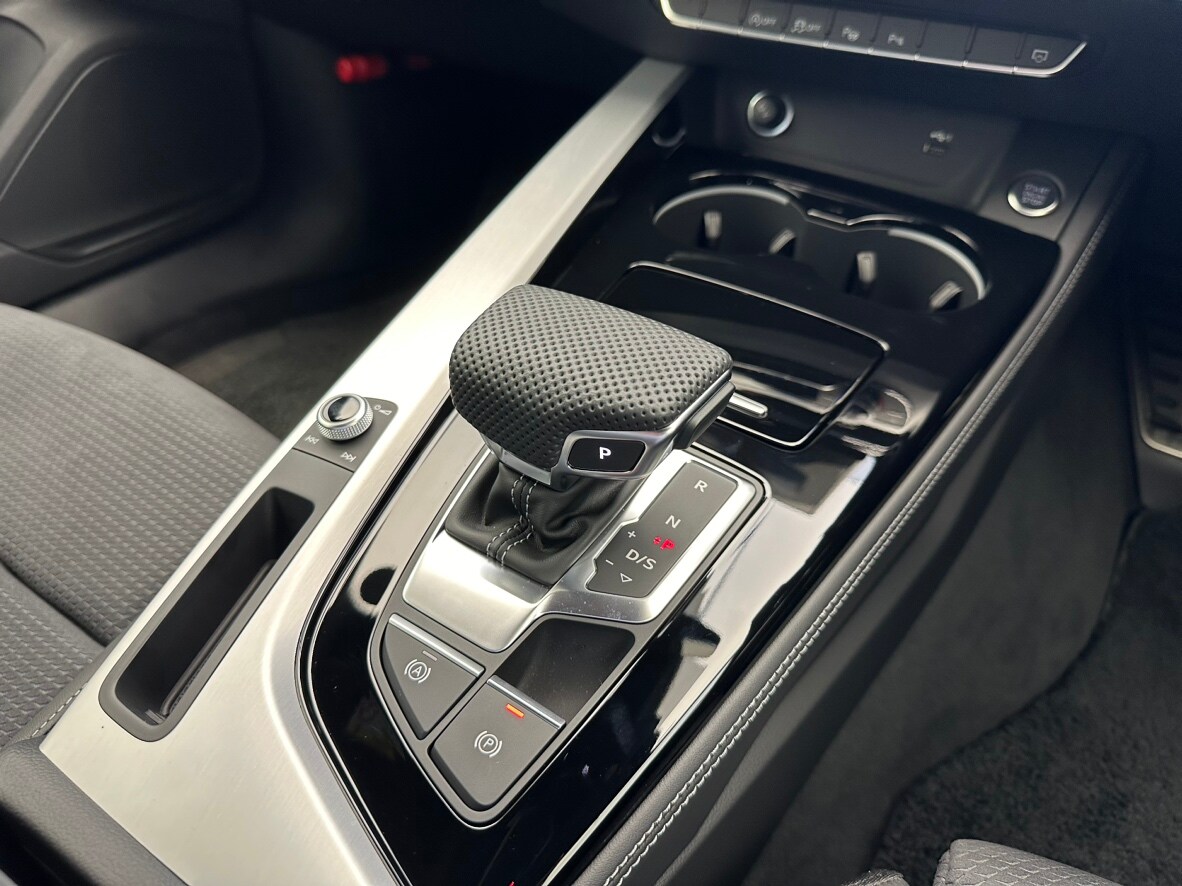 Image about Audi A4 Sedan 35 TDI S line 120(163) kW(PS) S tronic