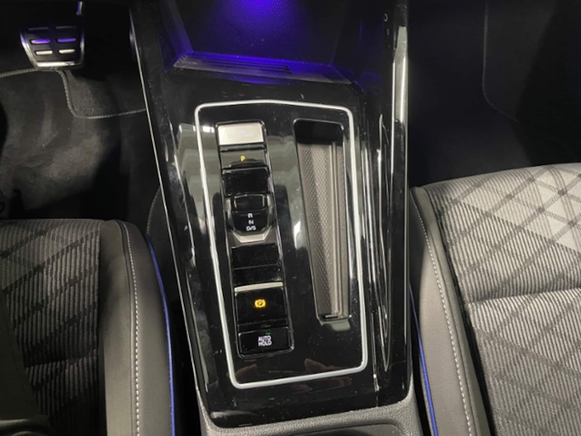 Volkswagen Golf Variant R-Line