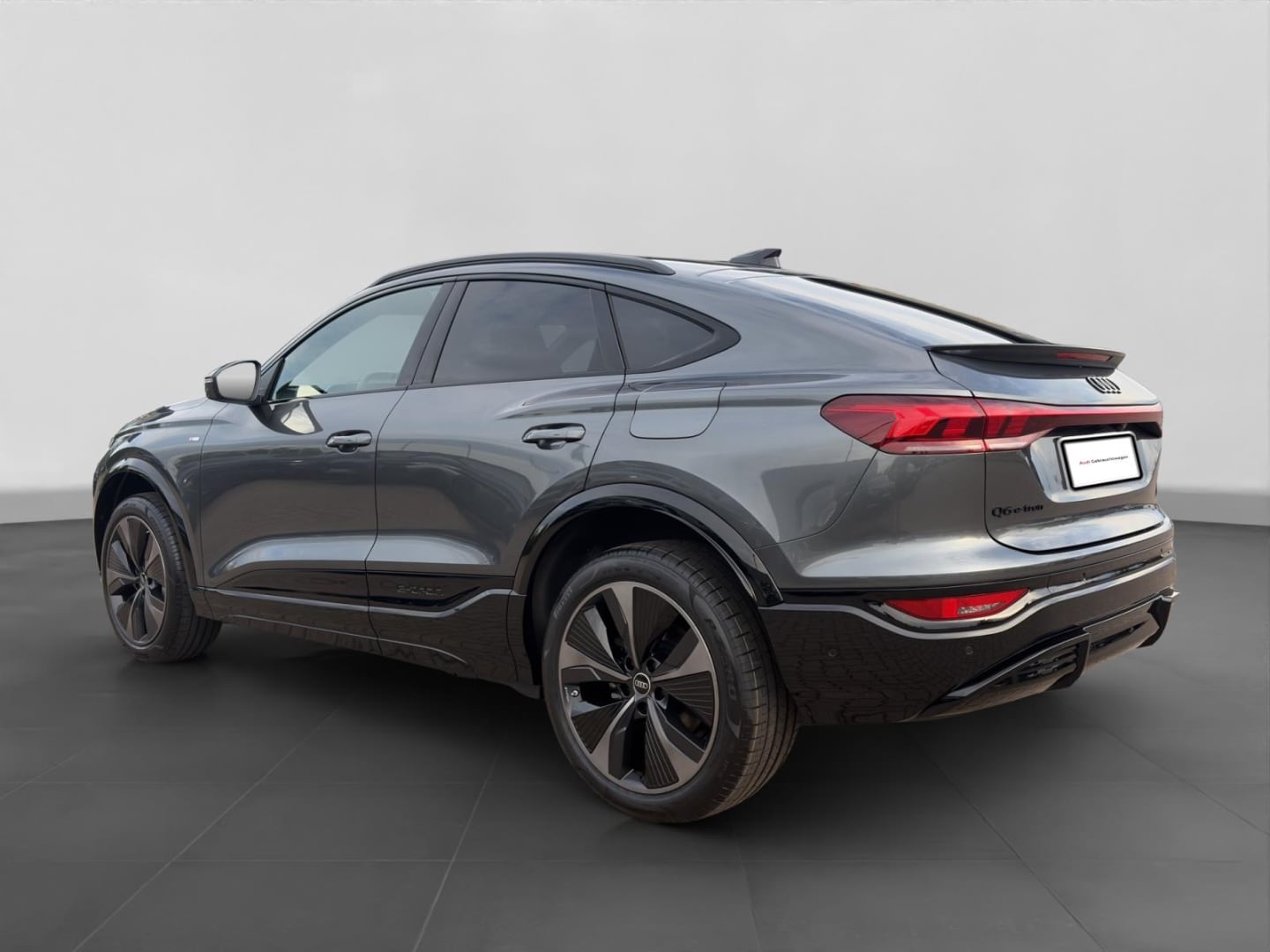 Bild über Audi Q6 Sportback e-tron S line business e-tron performance 225 kW - für weitere Informationen kontaktieren Sie den Audi Partner