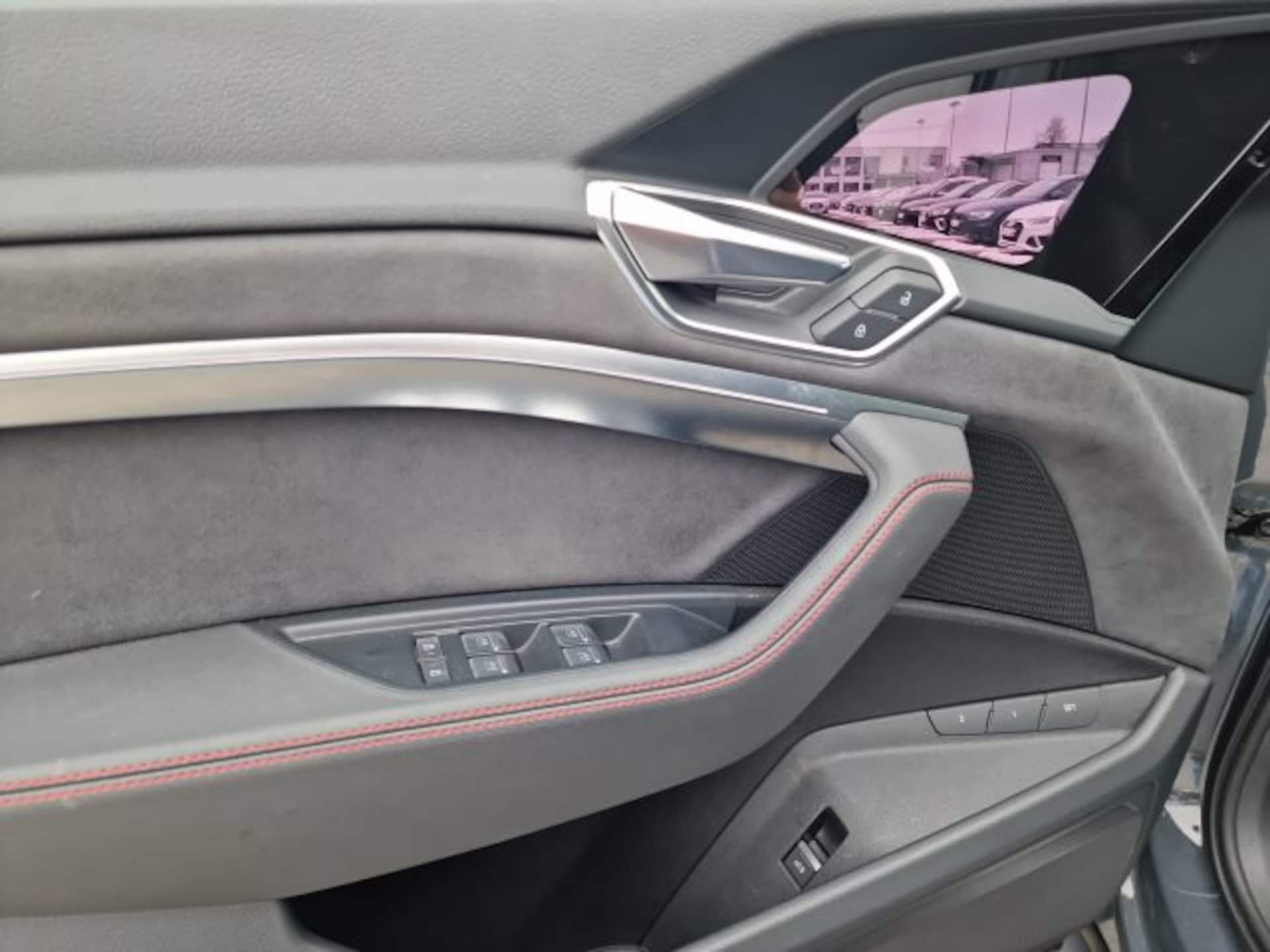 Audi Q8 Sportback e-tron S line