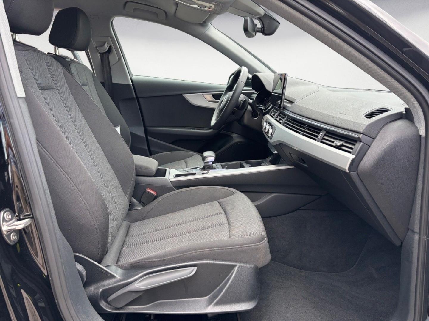Bild über Audi A4 Avant 35 TFSI S tronic - für weitere Informationen kontaktieren Sie den Audi Partner