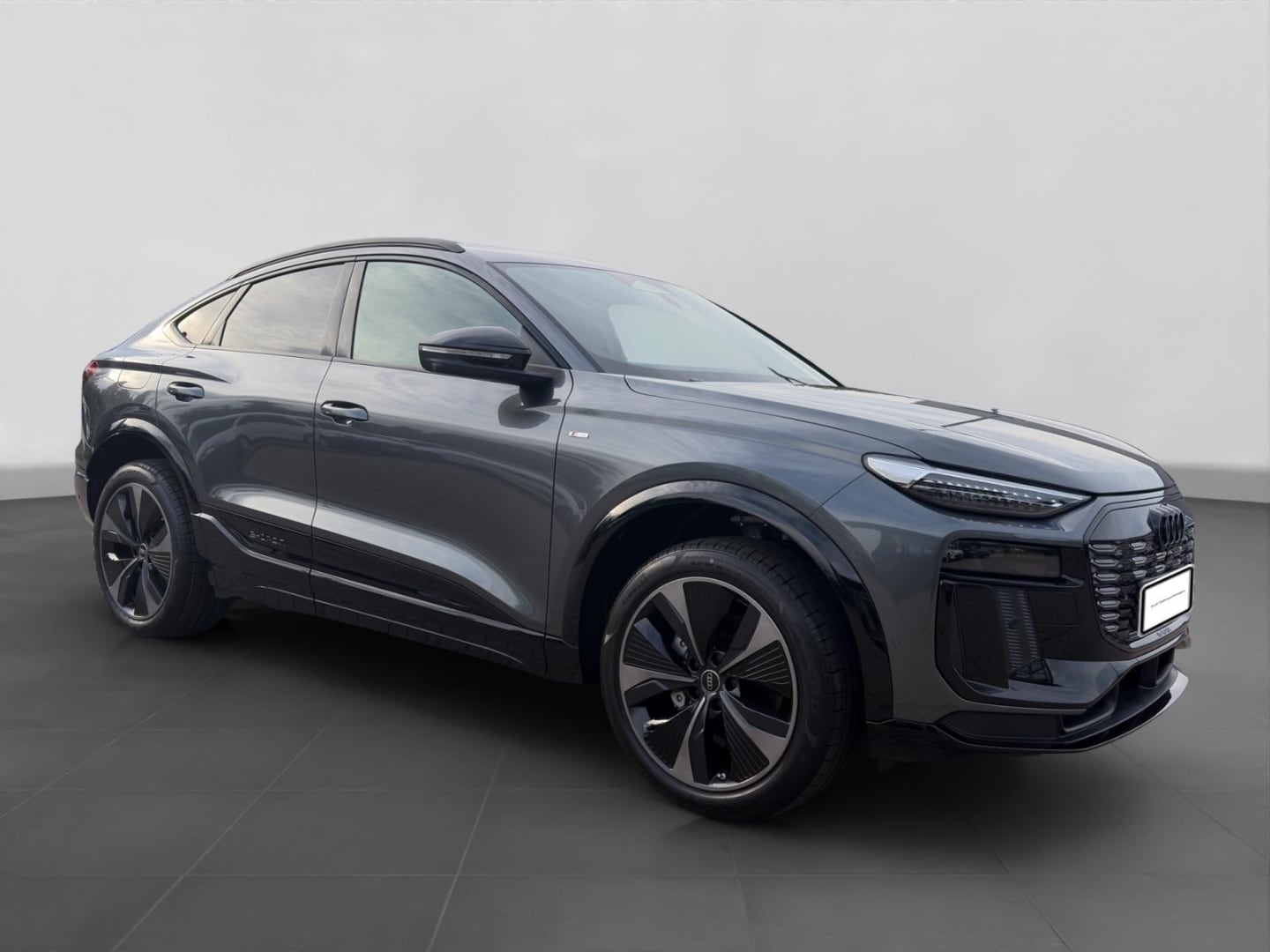 Bild über Audi Q6 Sportback e-tron S line business e-tron performance 225 kW - für weitere Informationen kontaktieren Sie den Audi Partner