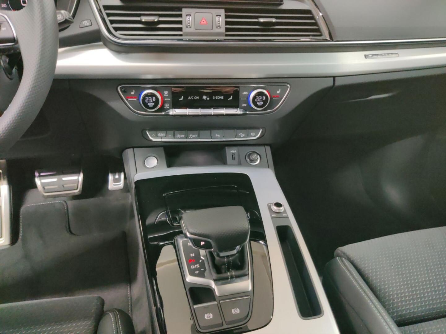 Bild über Audi Q5 40 TDI quattro S tronic - für weitere Informationen kontaktieren Sie den Audi Partner