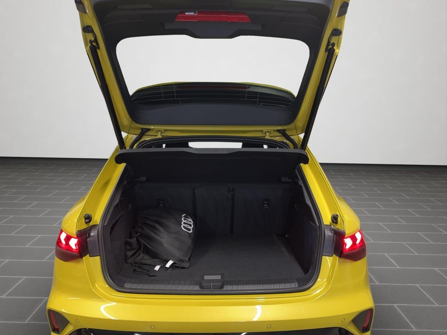 Bild über Audi A3 Sportback TFSI e TFSI e 150 kW S tronic - für weitere Informationen kontaktieren Sie den Audi Partner