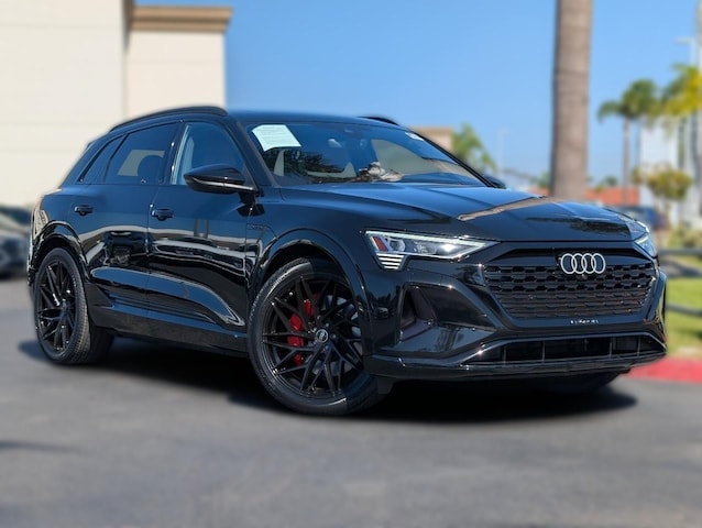 Photo of 2024 Audi Q8 e-tron 