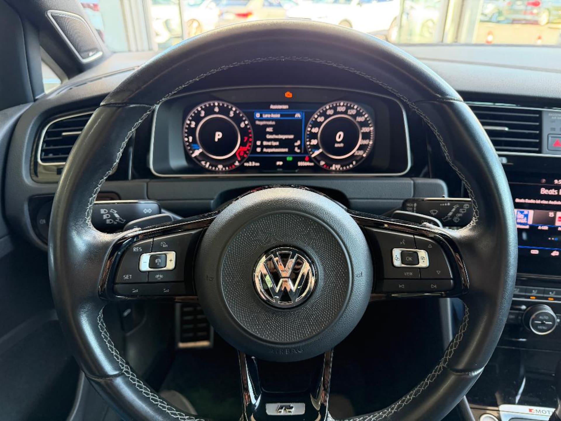 Volkswagen Golf Variant R