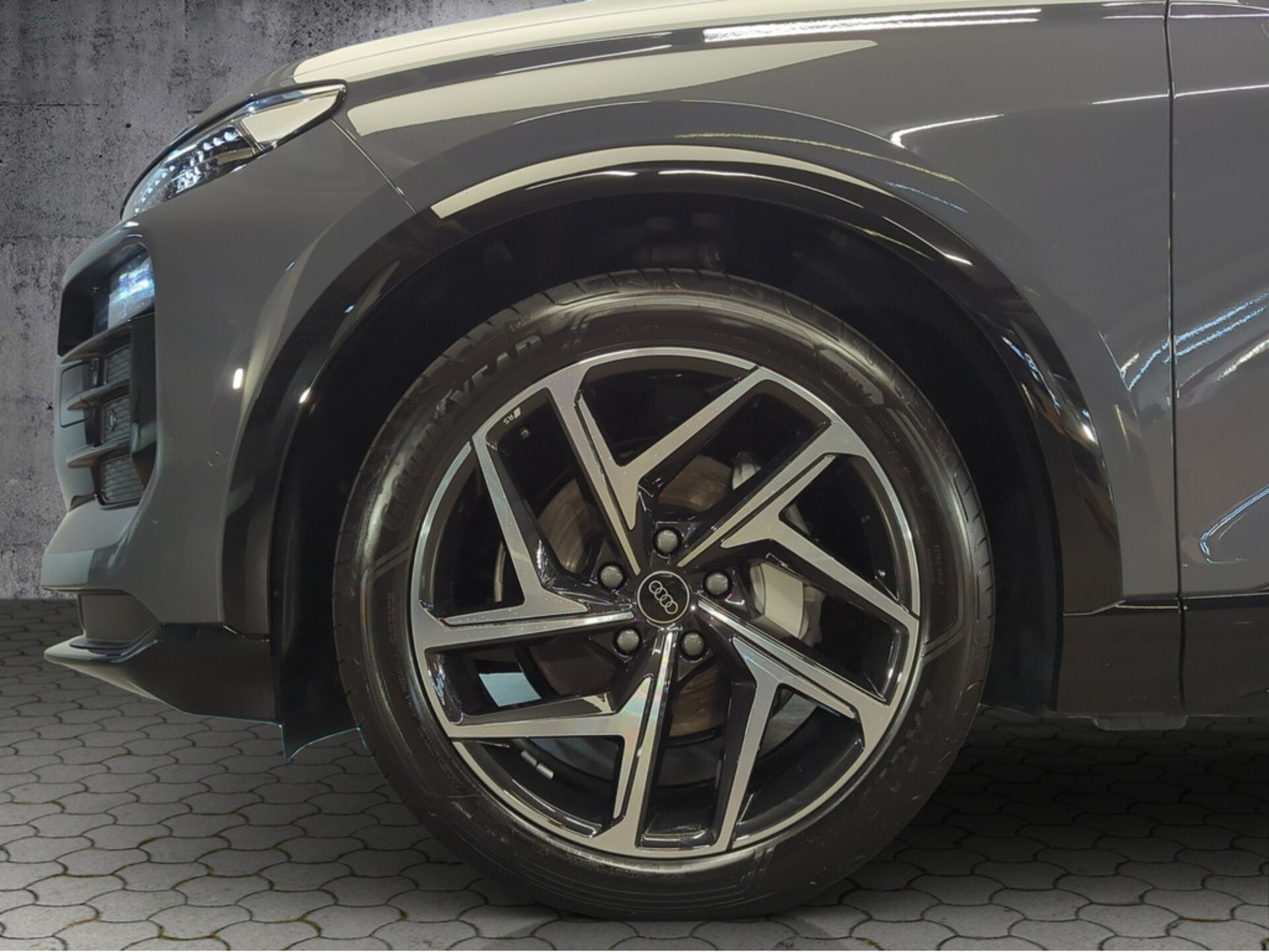 Audi Q6 SUV e-tron