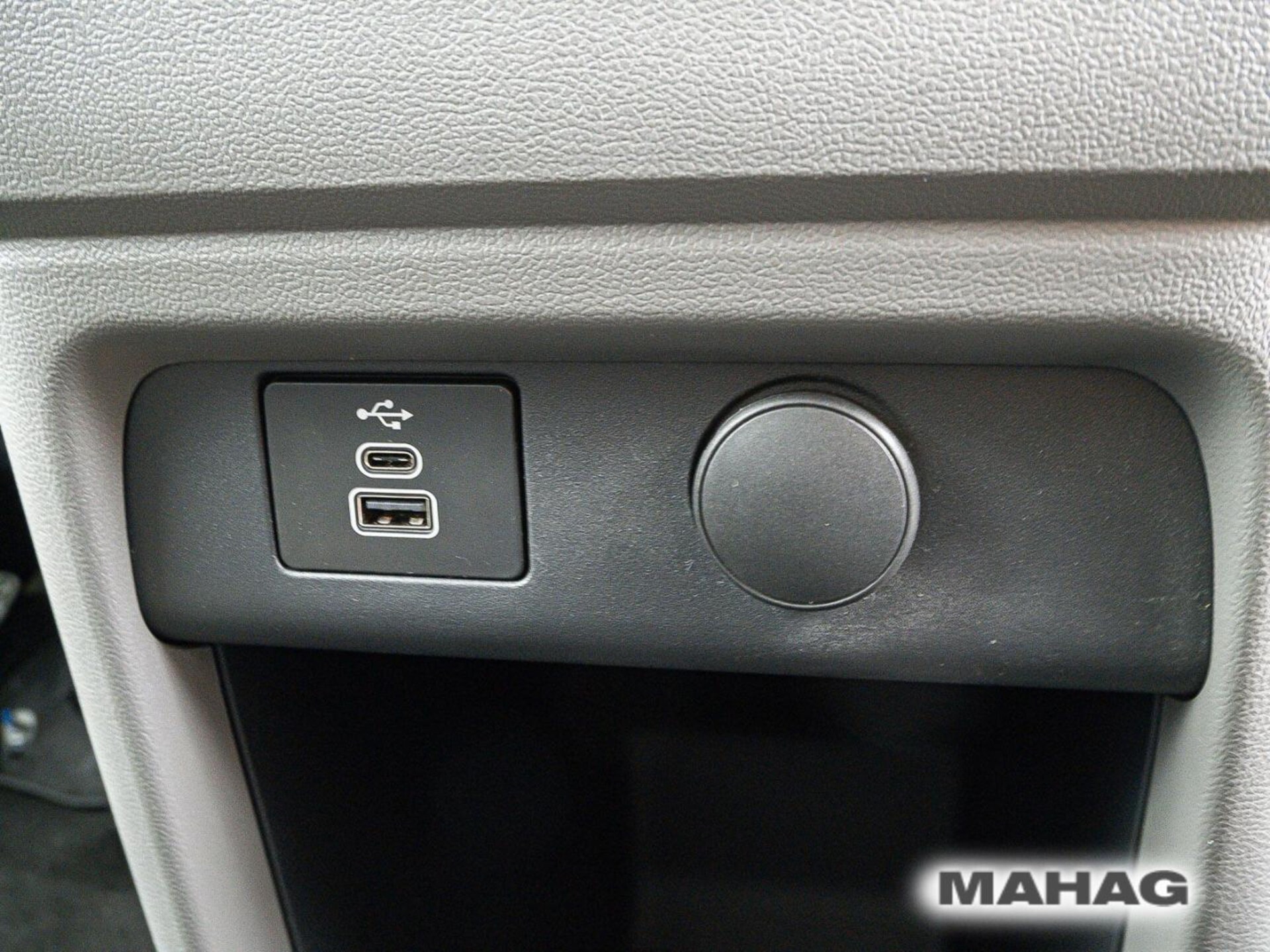 Volkswagen e-Caravelle Life