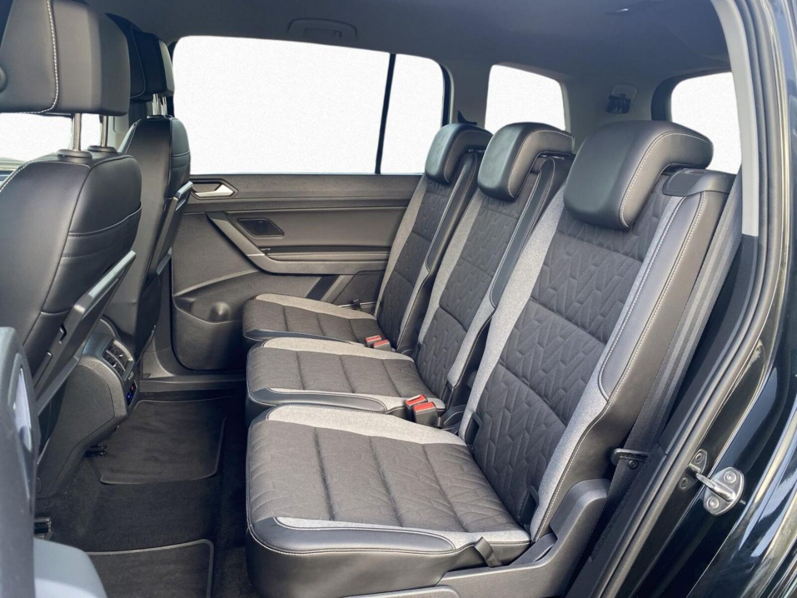 Volkswagen Touran – Bild 11