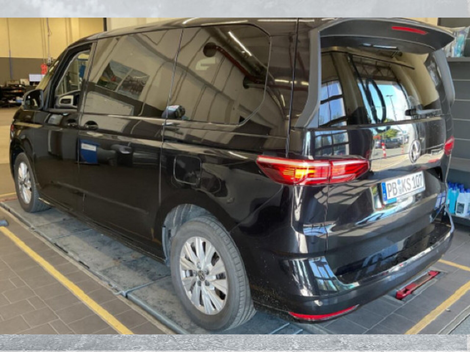 Volkswagen Multivan Basis-Modell