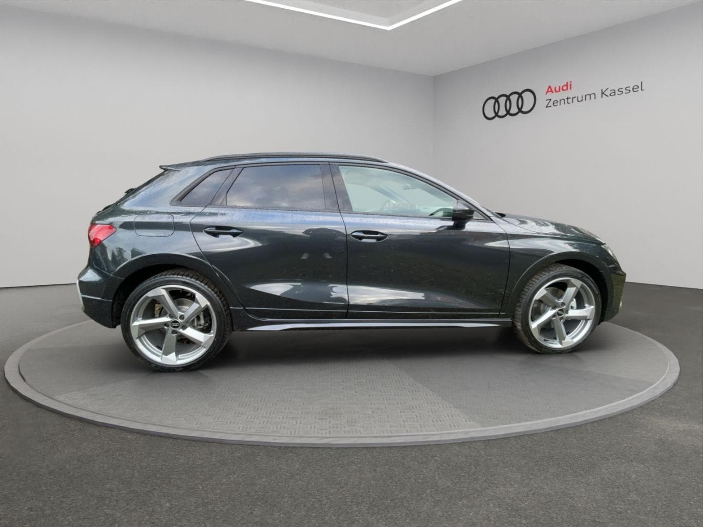 Bild über Audi A3 allstreet TFSI 110 kW S tronic - für weitere Informationen kontaktieren Sie den Audi Partner