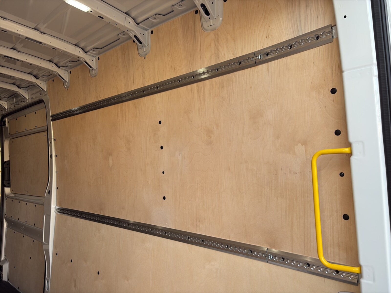 Volkswagen Crafter Kasten mittlerer Radstand – Bild 16
