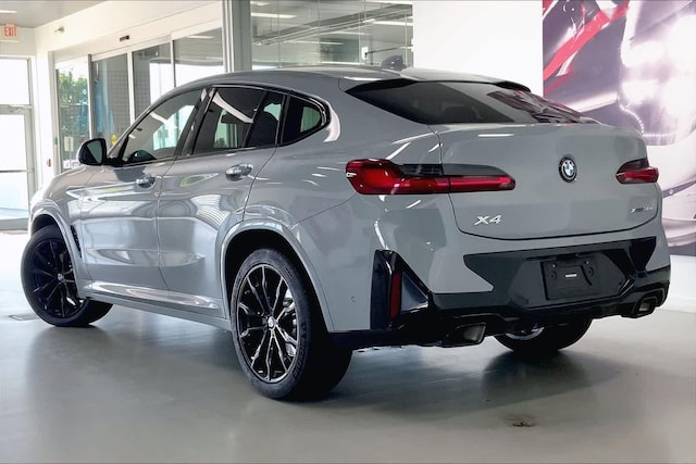 2023 BMW X4