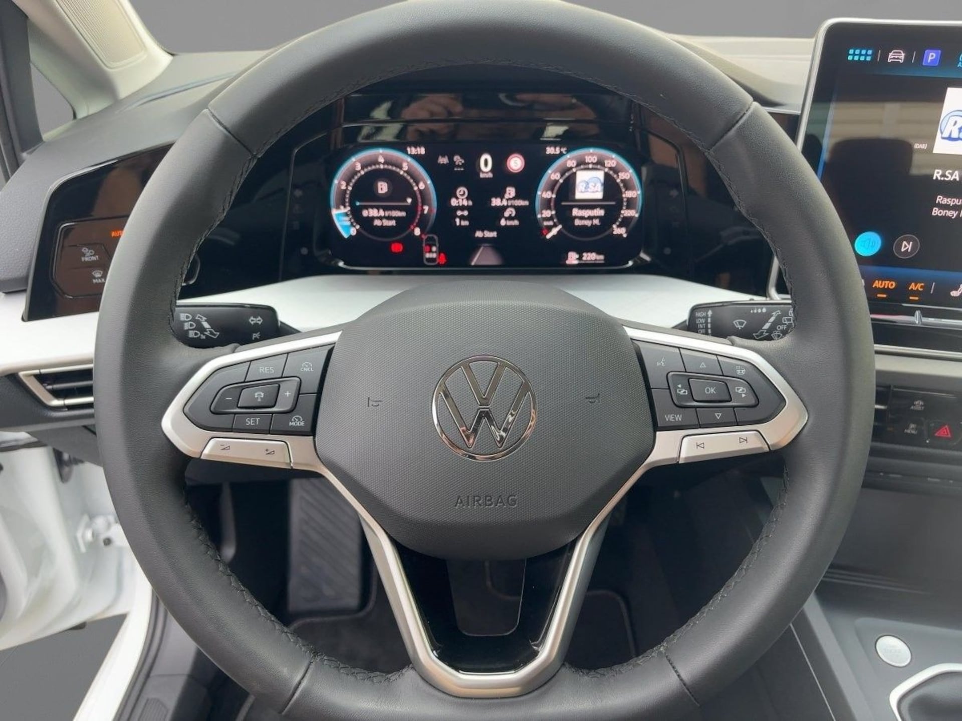 Volkswagen Golf Life