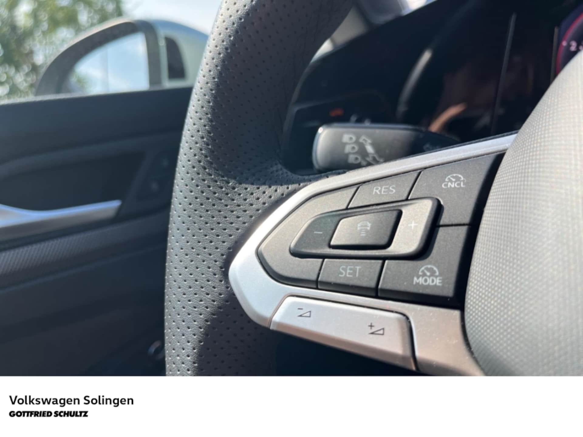 Volkswagen Golf R-Line