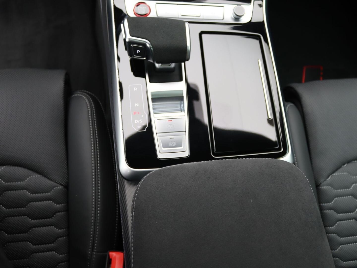 Bild über Audi RS Q8 SUV TFSI quattro tiptronic - für weitere Informationen kontaktieren Sie den Audi Partner