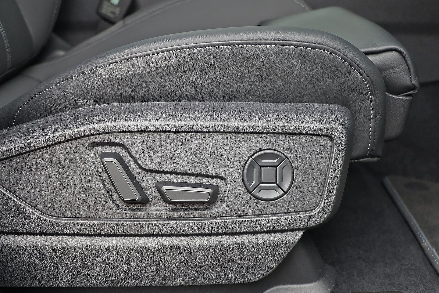 Image about Audi Q5 Sportback TDI quattro 150 kW sport