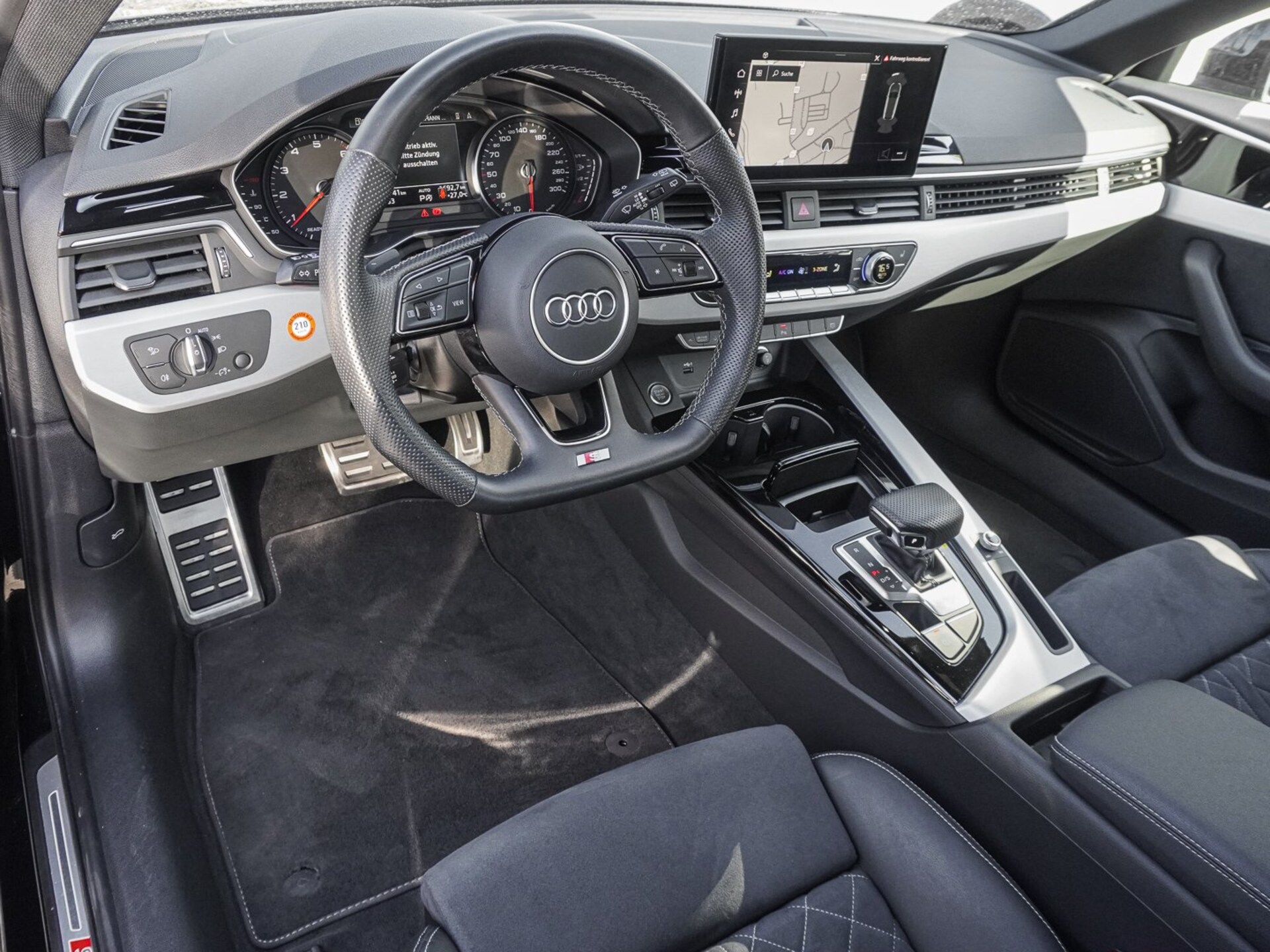 Audi A4 Avant S line