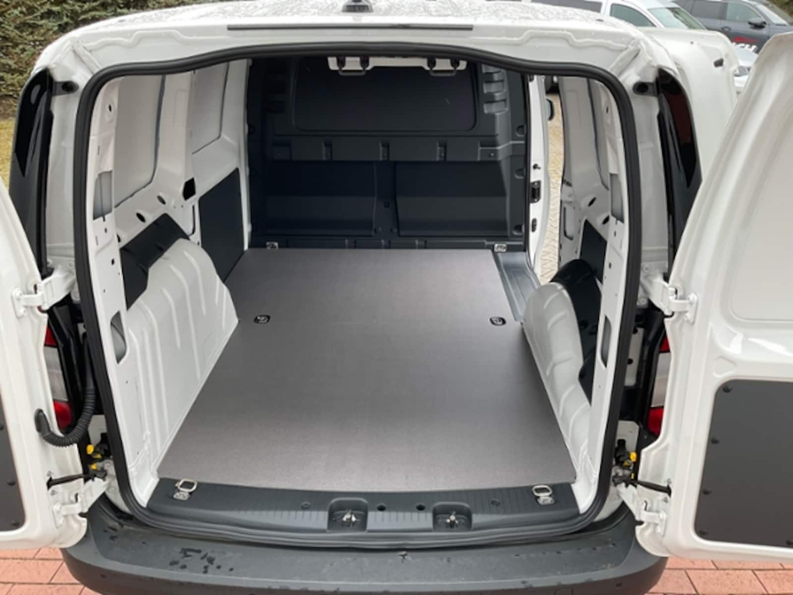 Volkswagen Caddy Maxi Cargo – Bild 12