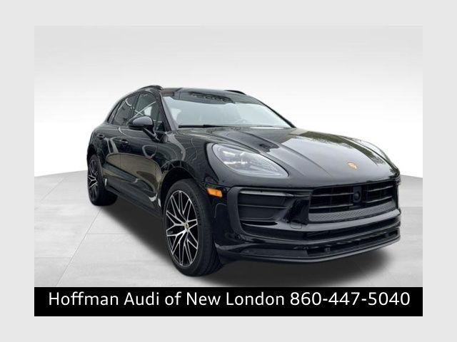 2023 Porsche Macan -'s photo