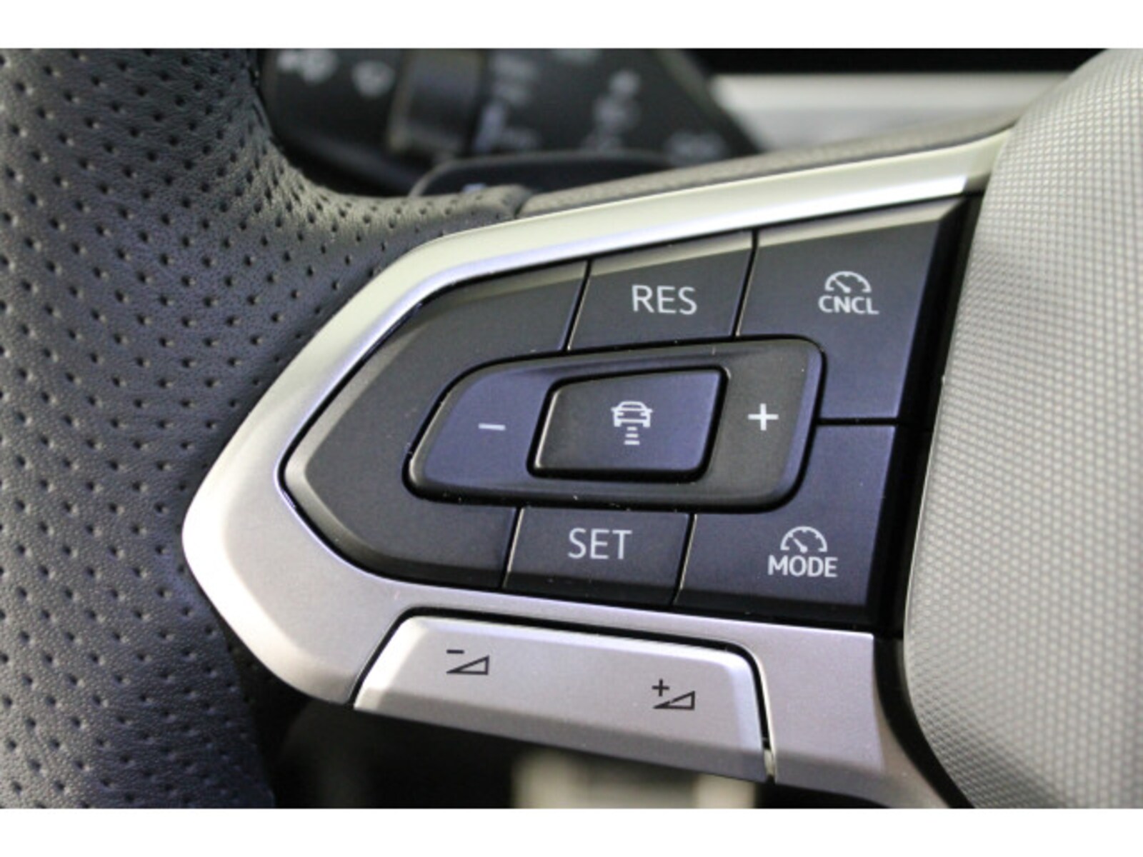 Volkswagen Passat – Bild 16