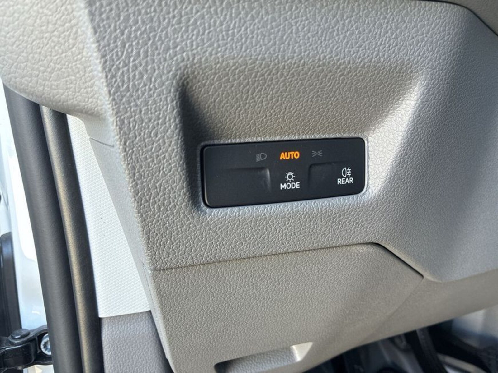 Volkswagen Crafter Kasten mittlerer Radstand – Bild 24