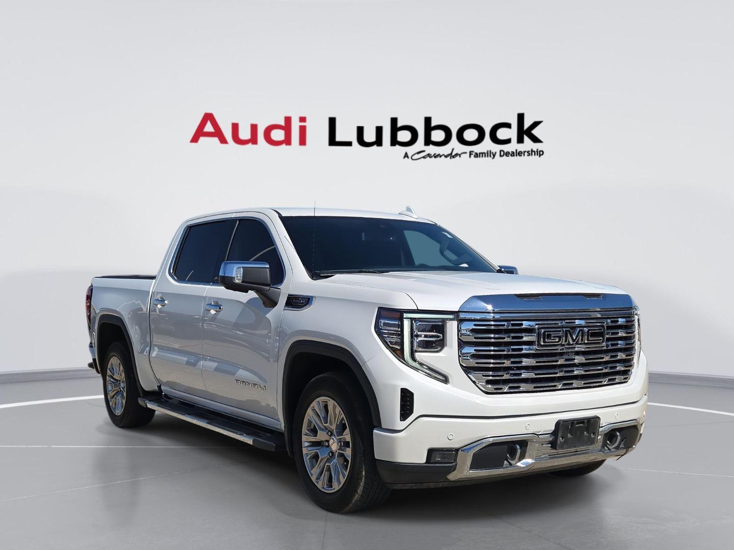 2022 GMC Sierra 4WD Crew Cab Short Box Denali's photo