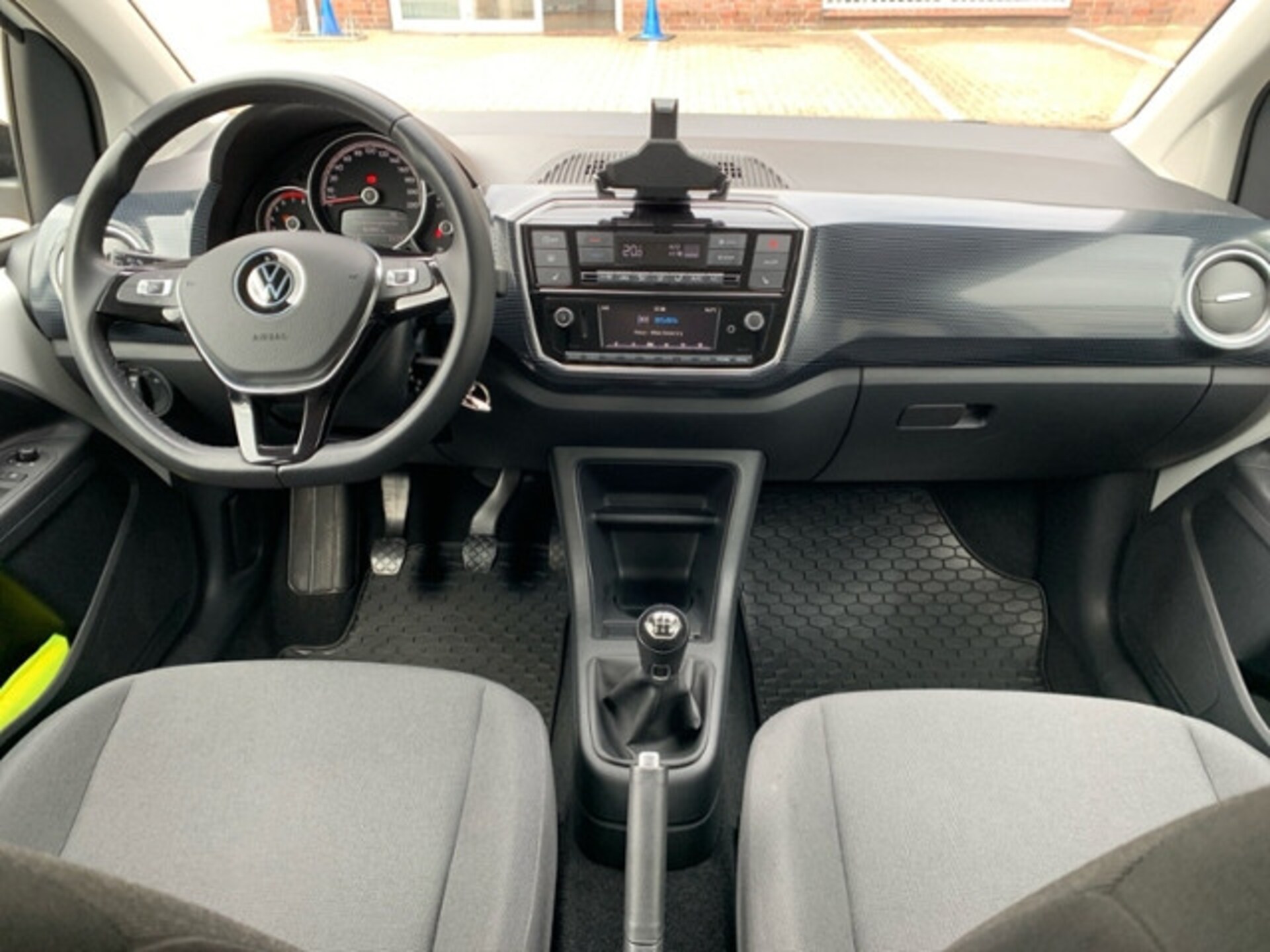 Volkswagen up! R-Line