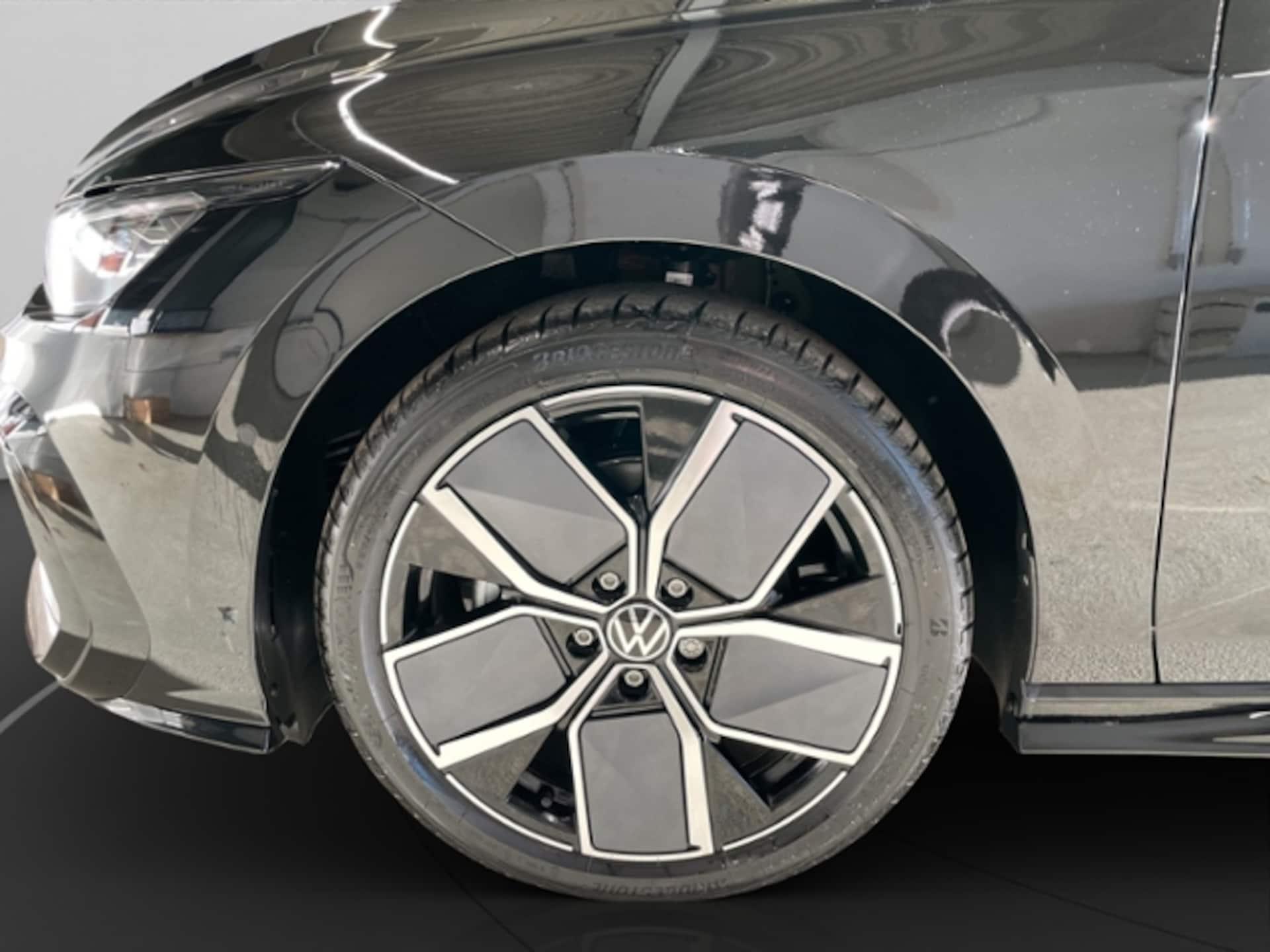Volkswagen Golf Variant R-Line