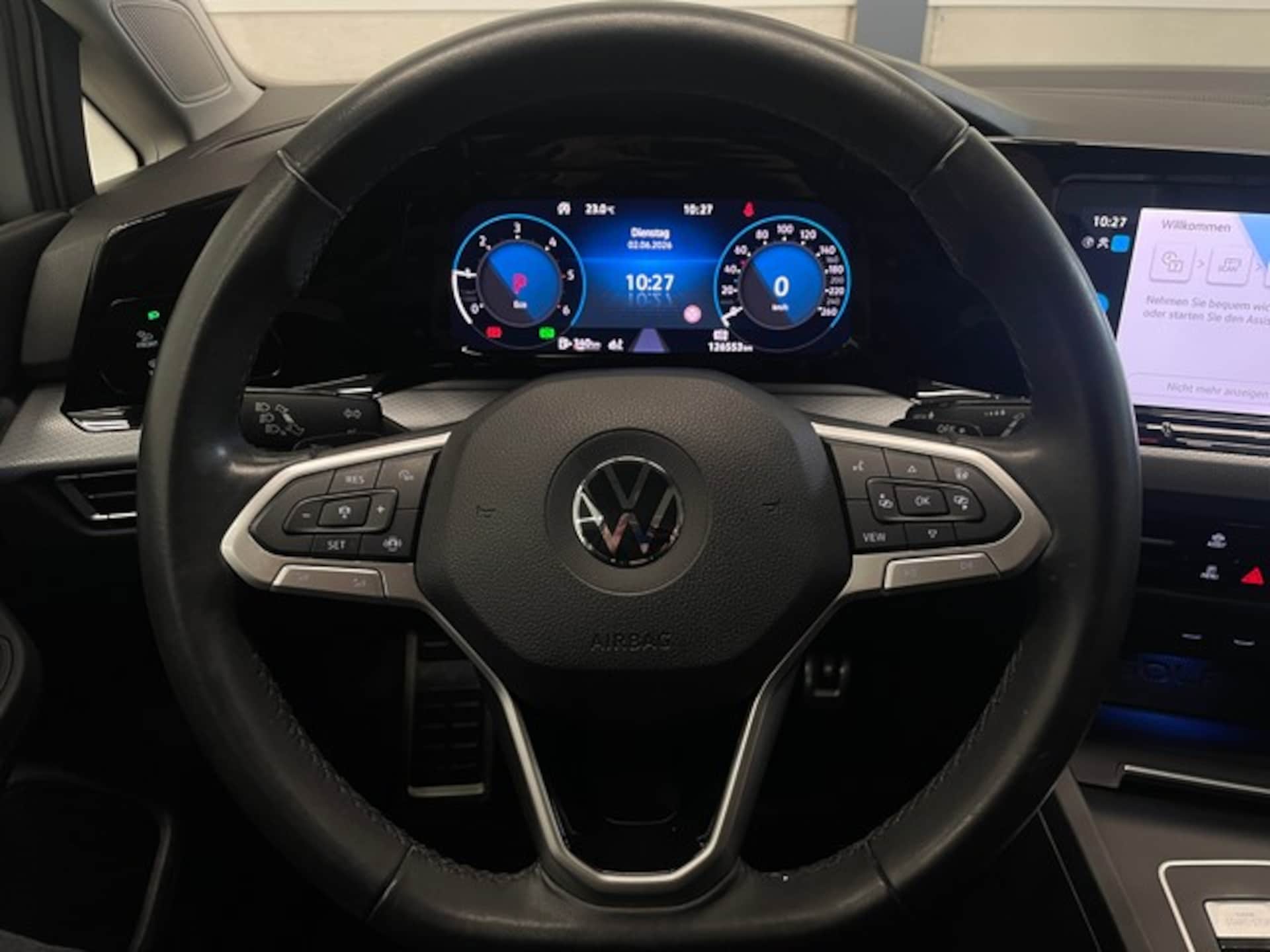 Volkswagen Golf Life