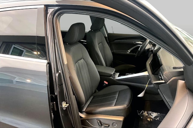 2025 Audi Q5 Premium - Photo 8