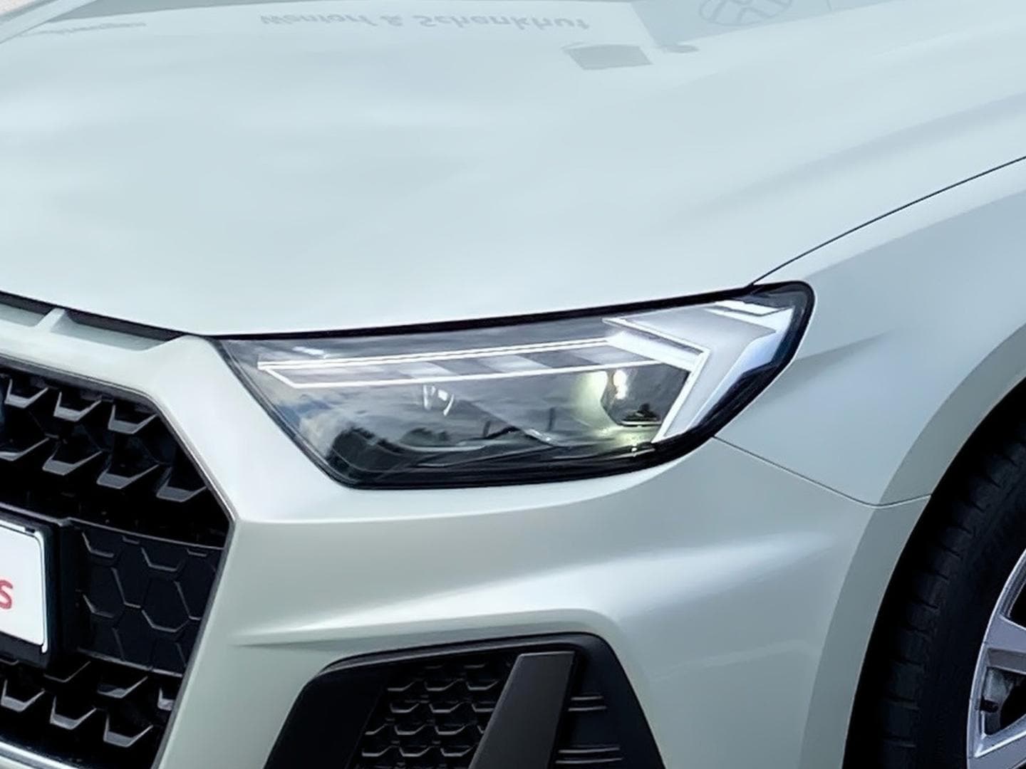 Bild über Audi A1 Sportback S line 30 TFSI S tronic - für weitere Informationen kontaktieren Sie den Audi Partner
