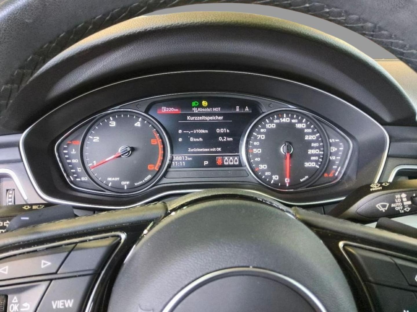 Bild über Audi A4 Avant 30 TDI S tronic - für weitere Informationen kontaktieren Sie den Audi Partner