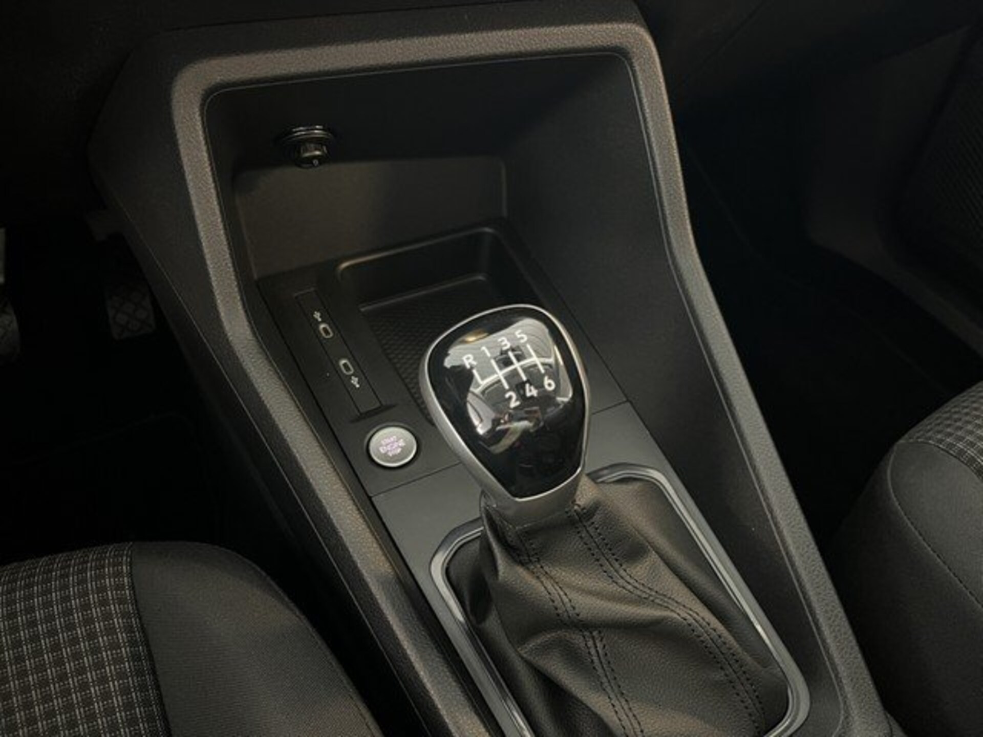 Volkswagen Caddy Basis-Modell
