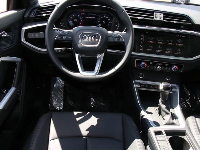 2025 AUDI Q3 - Image 16