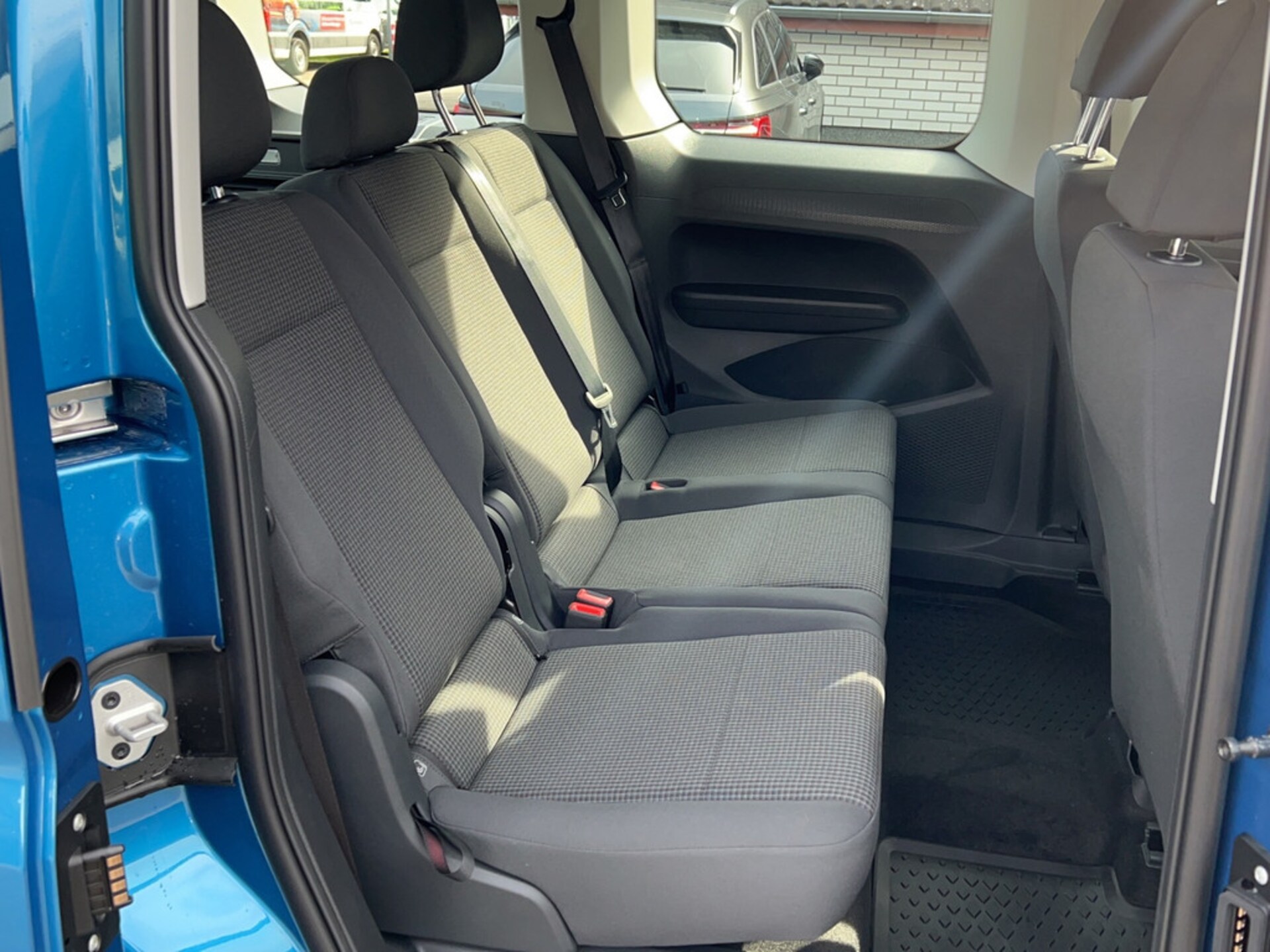 Volkswagen Caddy Kombi Basis-Modell