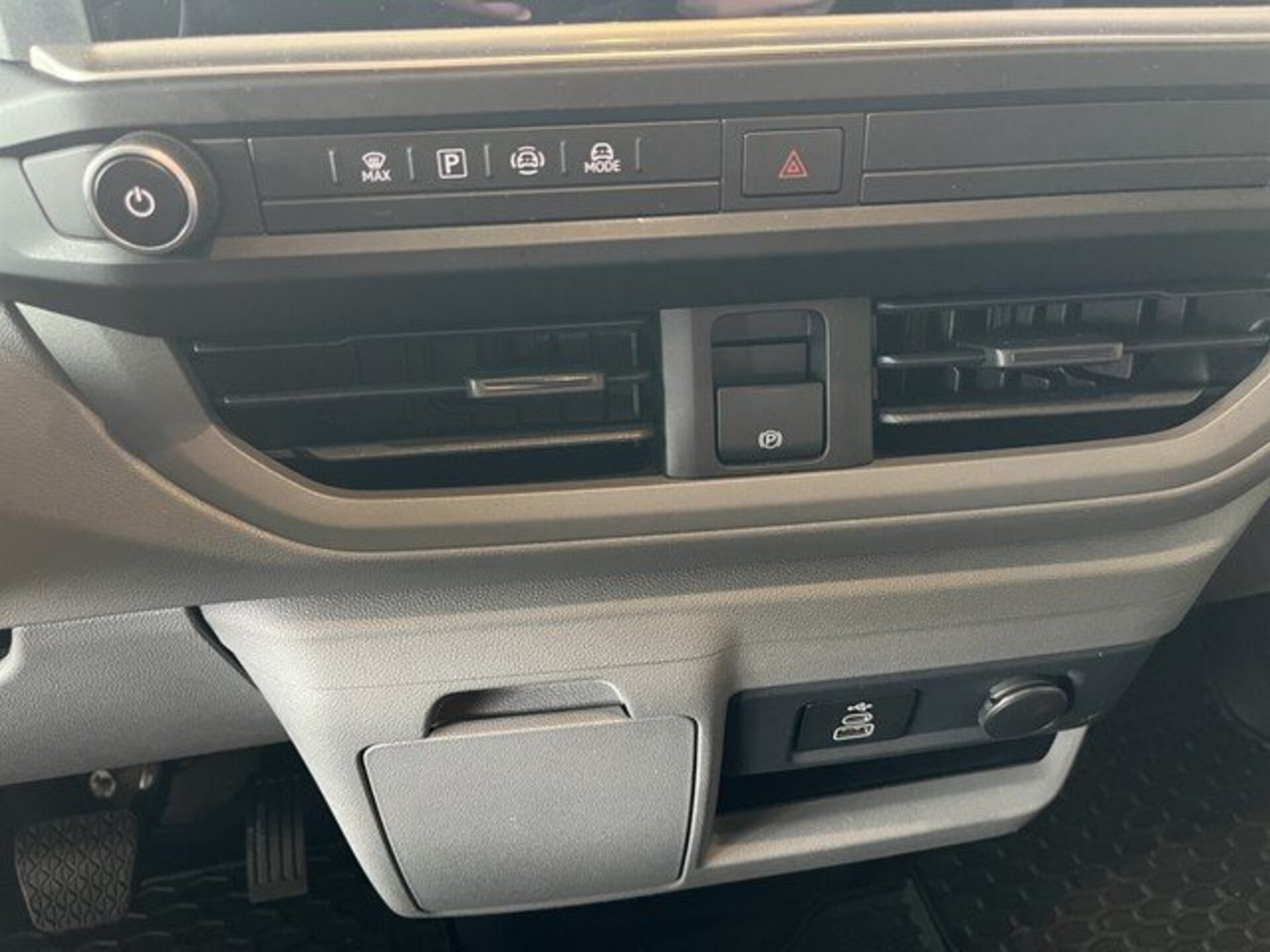 Volkswagen Transporter Kombi kurzer Radstand