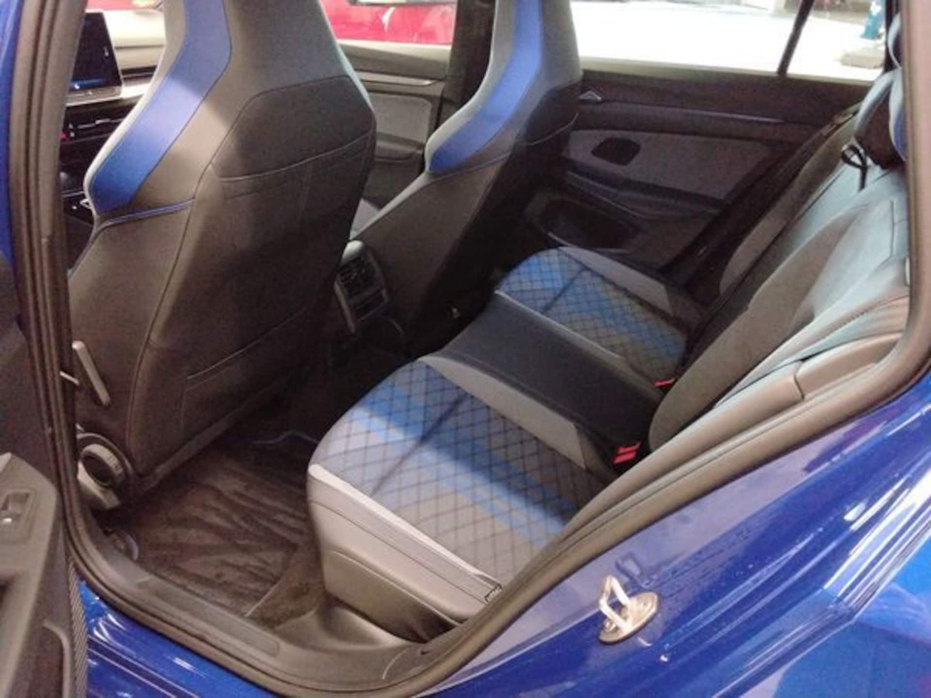 Volkswagen Golf Variant R